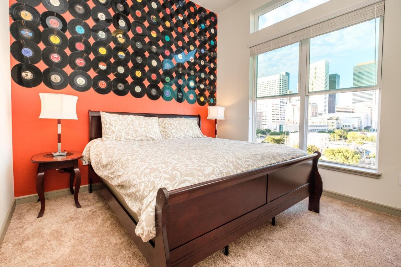 Renu At Downtown Houston Apartment Exterior photo