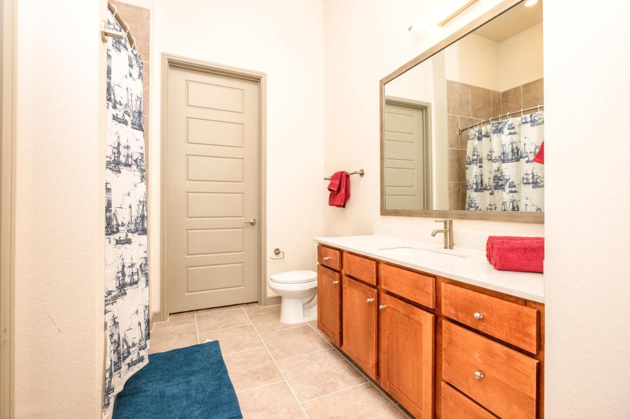 Renu At Downtown Houston Apartment Exterior photo