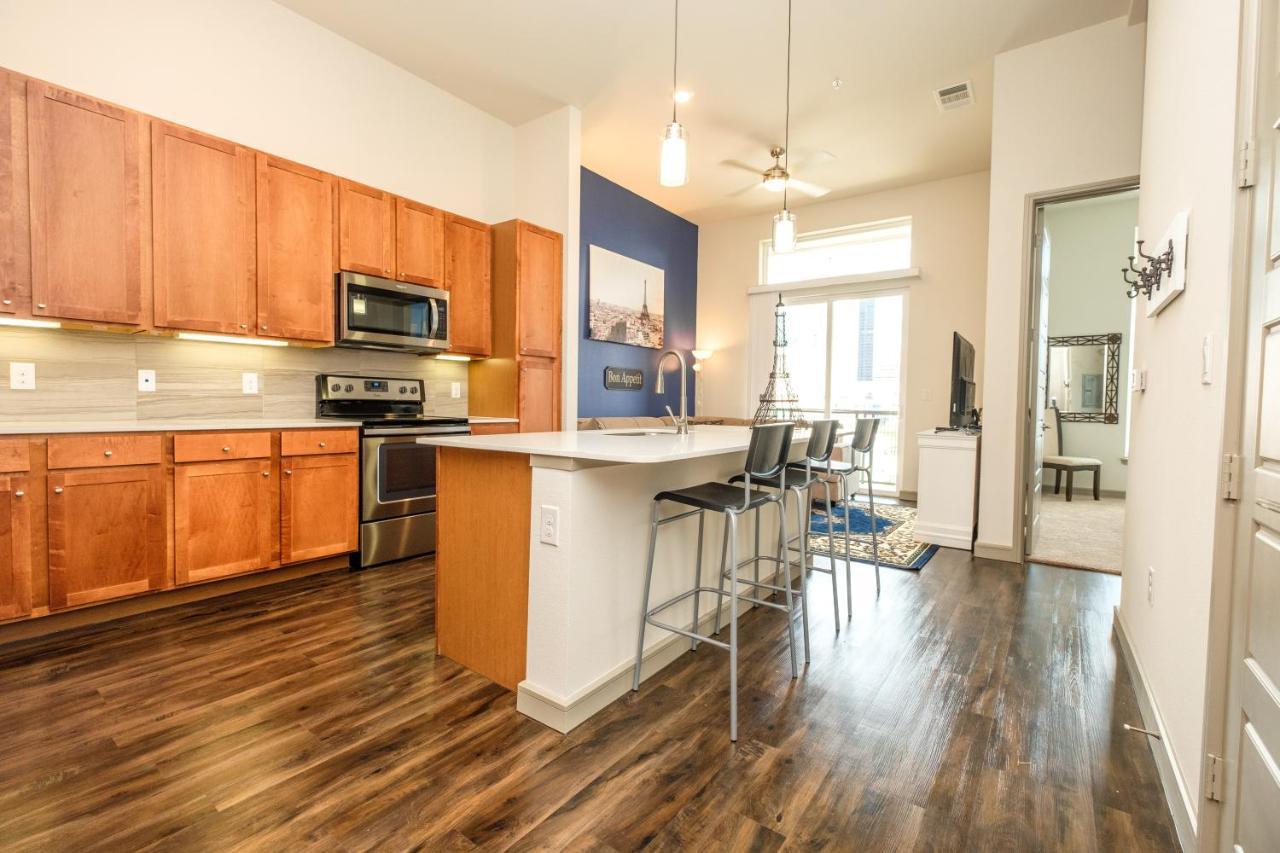 Renu At Downtown Houston Apartment Exterior photo