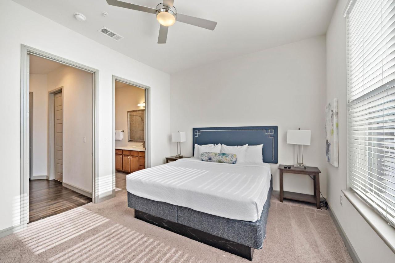 Renu At Downtown Houston Apartment Exterior photo