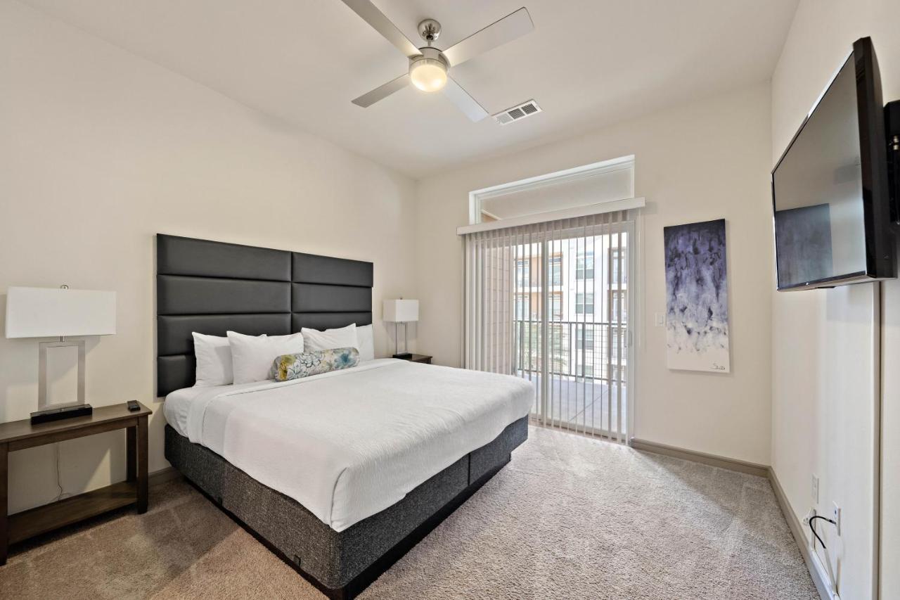 Renu At Downtown Houston Apartment Exterior photo