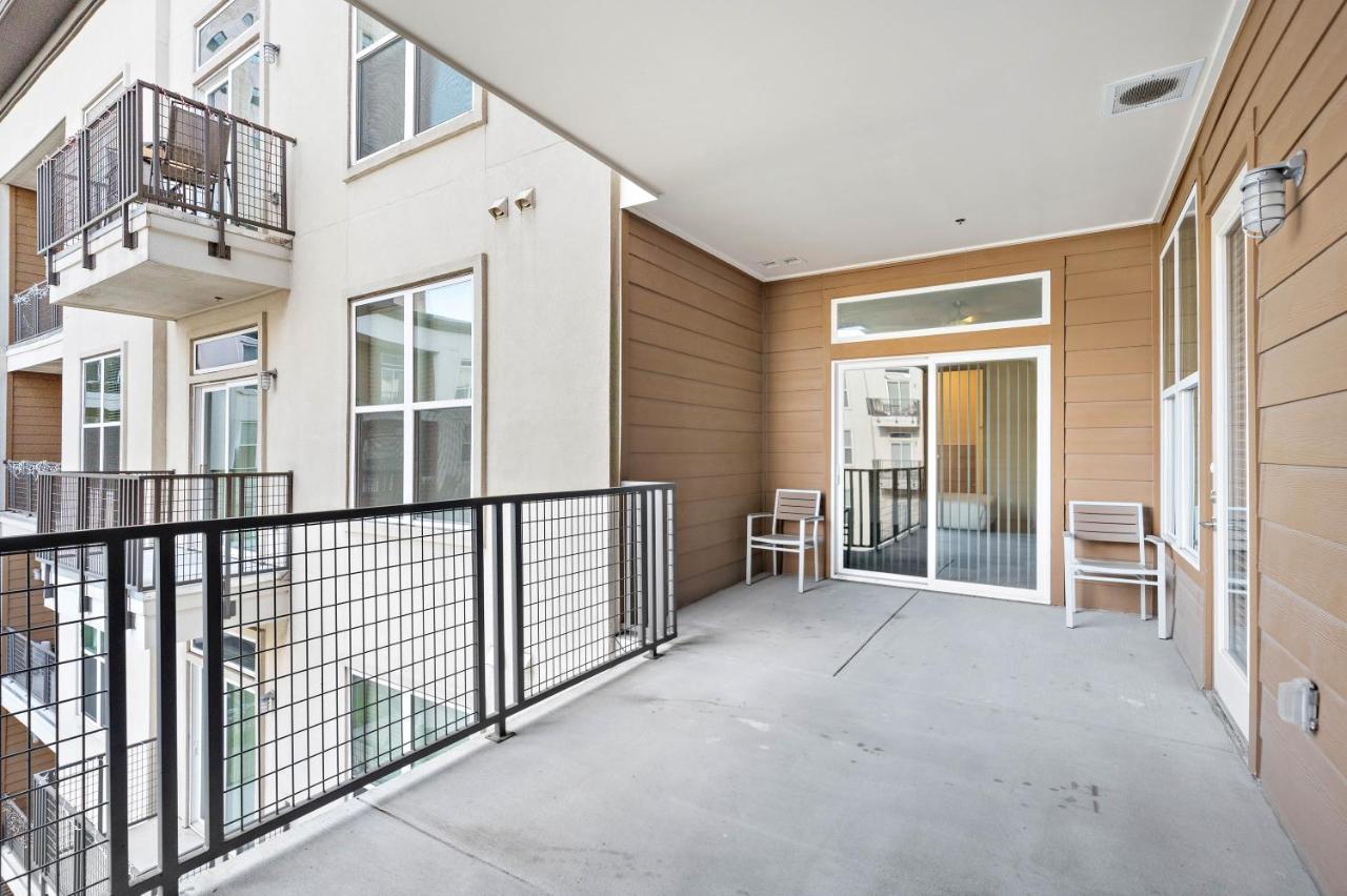 Renu At Downtown Houston Apartment Exterior photo